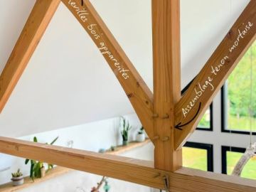 Pour une fois on vous parle de l’intérieur ! 🤩

Réalisée en sapin du nord traité, cette #charpente apparente vient sublimer l’espace de vie avec tout le...