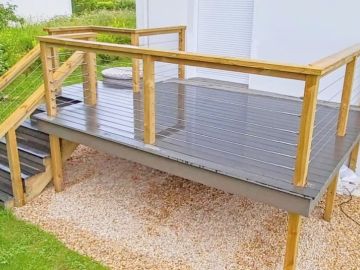 Cette fois, on vous invite en terrasse ! 🌞
 
Réalisation par nos #menuisiers d’une terrasse sur-mesure :
🪵 Structure surélevée en sapin traité pour plus de...