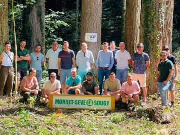 La semaine dernière, Chloé et Christophe, nos chargés d'affaires, se sont rendus à Lyon aux côtés de Leader Mat pour visiter les scieries de MS BOIS 🌲🏗...