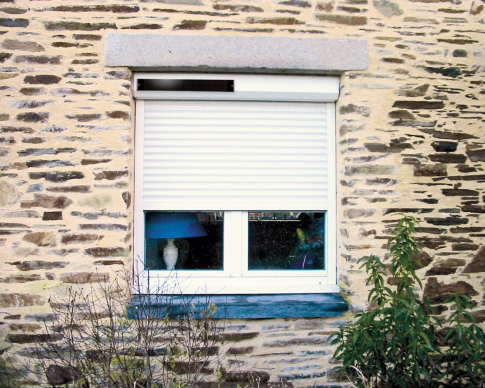 Pose de volets roulants avec domotique près de Brest