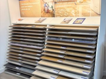 ✨ Découvrez notre nouvelle gamme de sols stratifiés et vinyles, disponibles dans nos agences de Lannilis et Ploudalmézeau.

Sur la première photo, retrouvez...